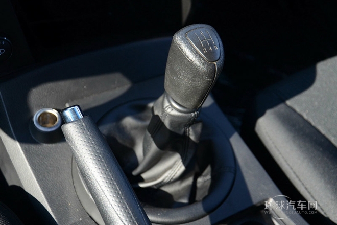 2014款 2.3L 兩驅手動進取汽油版