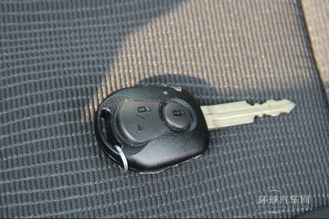 2014款 2.3L 兩驅自動舒適汽油版