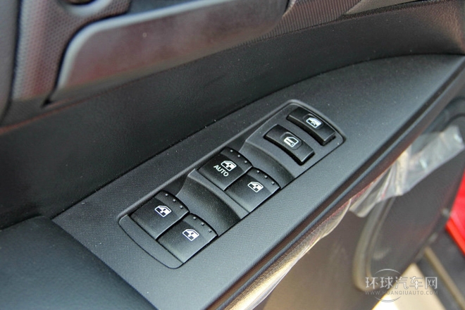 2014款 2.3L 兩驅自動舒適汽油版