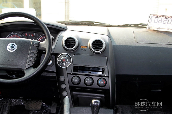 2014款 2.3L 兩驅自動舒適汽油版