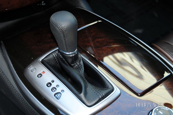 2013款 JX35 兩驅(qū)卓越版