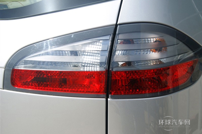 2008款 2.3L 7座旗艦型