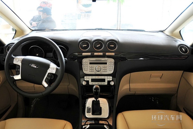 2008款 2.3L 7座豪華型