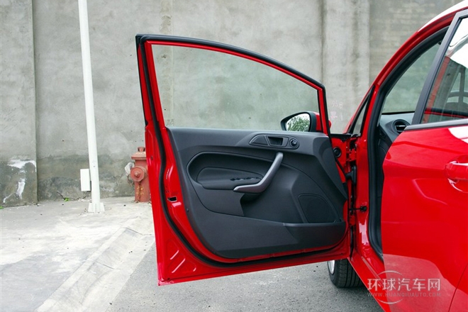 2013款 兩廂 1.5L 手動風尚型