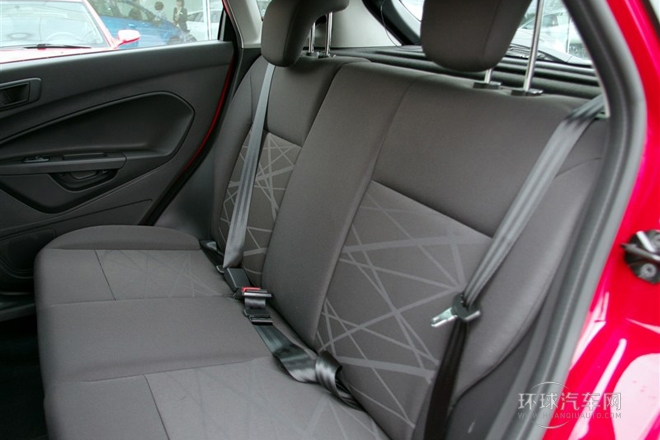 2013款 兩廂 1.5L 手動(dòng)風(fēng)尚型