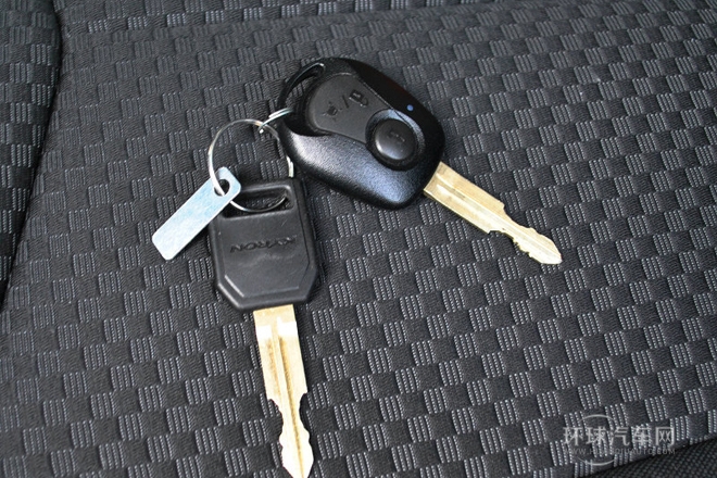 2011款 2.0T 兩驅精英導航版