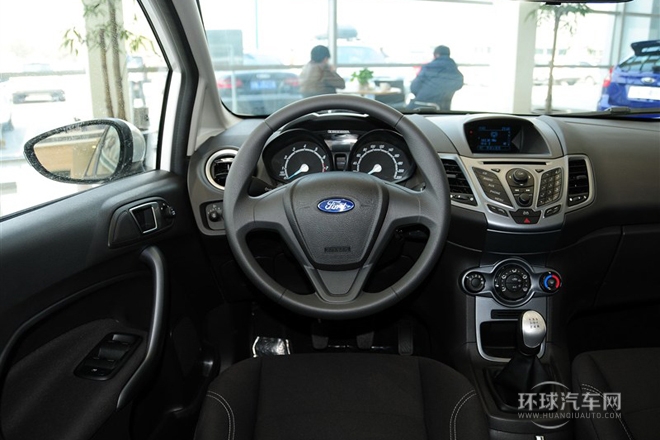 2013款 兩廂 1.5L 手動時尚型