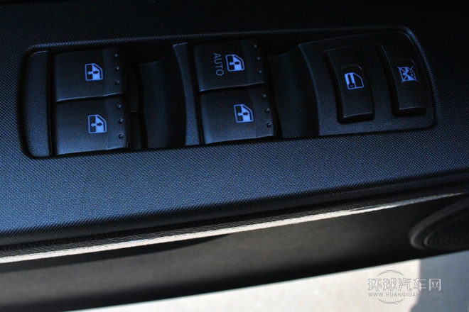 2011款 2.0T 兩驅(qū)精英導(dǎo)航版