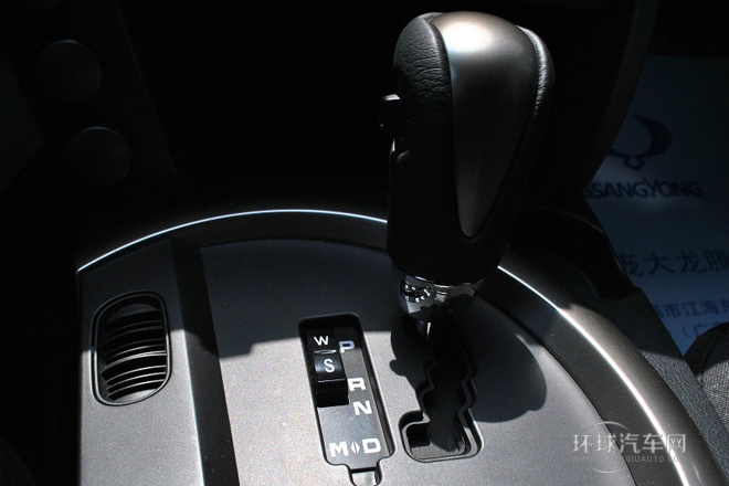 2011款 2.0T 兩驅精英導航版