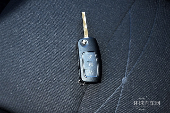 2013款 兩廂 1.5L 自動(dòng)品尚型