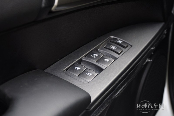 2011款 2.0T 兩驅豪華導航版