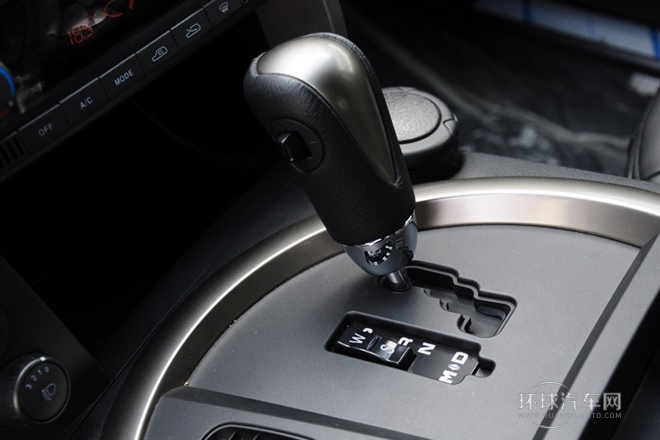 2011款 2.0T 兩驅豪華導航版