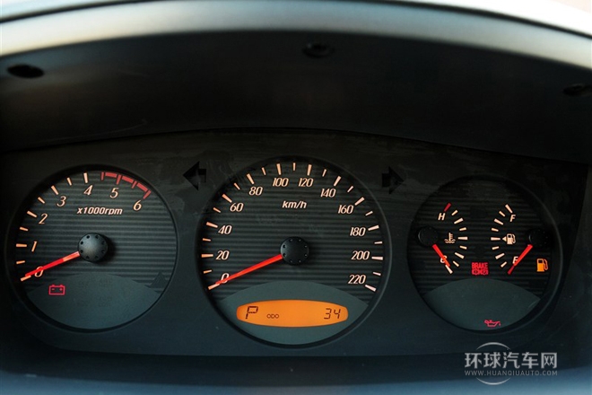 2011款 2.0T 四驅(qū)豪華導航版