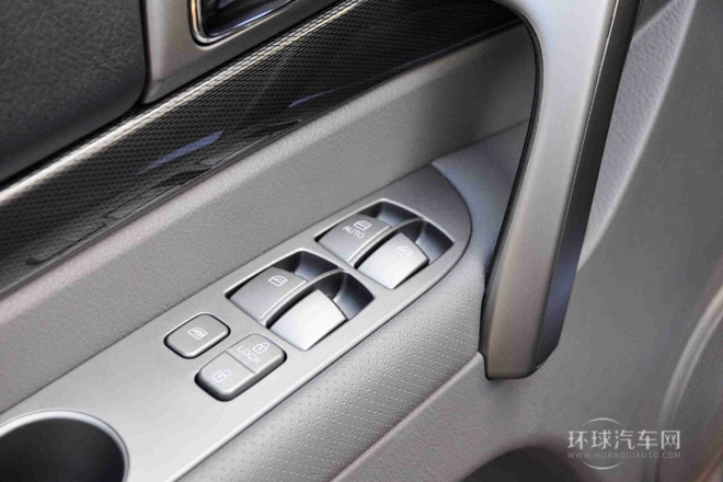 2014款 2.0T 柴油兩驅(qū)精英導(dǎo)航版