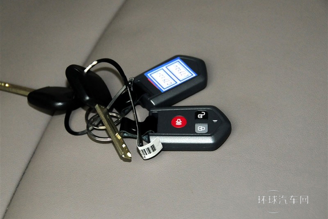 2014款 2.0T 柴油四驅(qū)豪華導(dǎo)航版