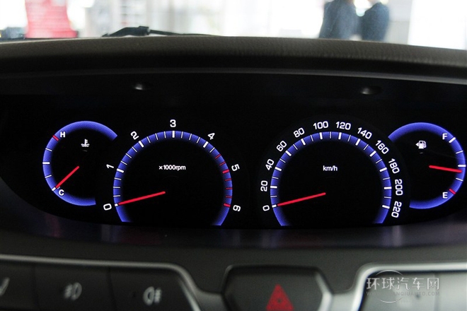 2014款 2.0T 柴油四驅豪華導航版