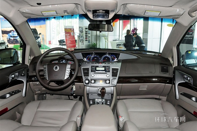 2014款 2.0T 柴油四驅(qū)豪華導航版