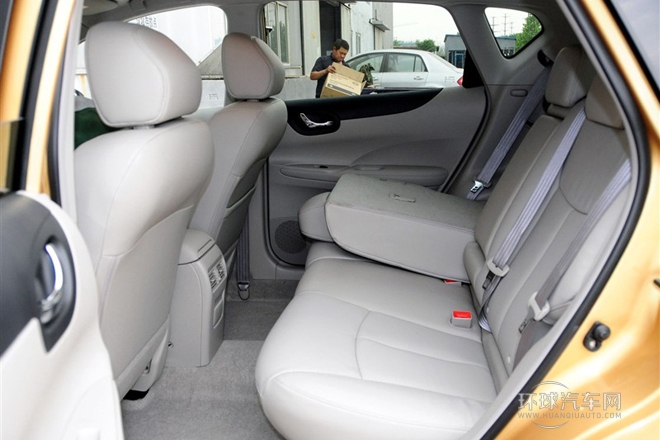 2011款 1.6L CVT豪華型