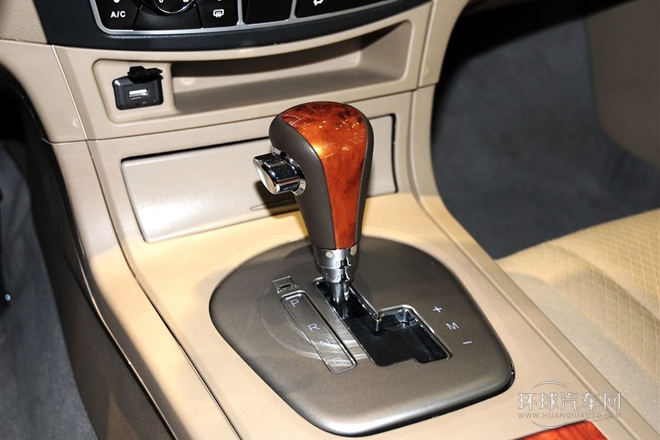 2013款 2.0L 自動舒適型