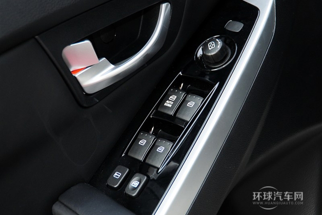 2014款 2.0L 汽油兩驅(qū)手動(dòng)舒適導(dǎo)航版