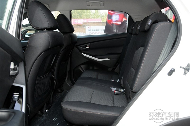 2014款 2.0L 汽油兩驅手動舒適導航版