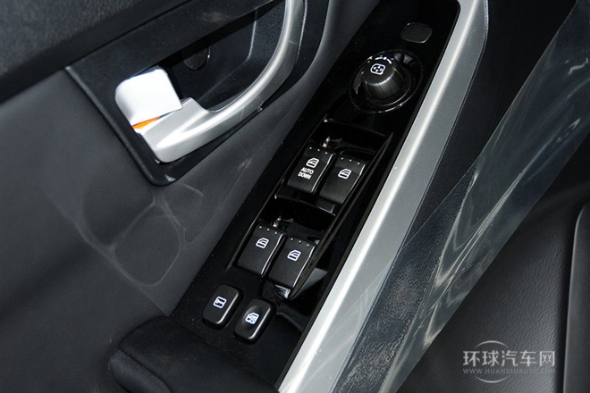 2014款 2.0L 汽油兩驅自動精英導航版