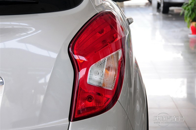 2014款 2.0L 汽油兩驅自動精英導航版