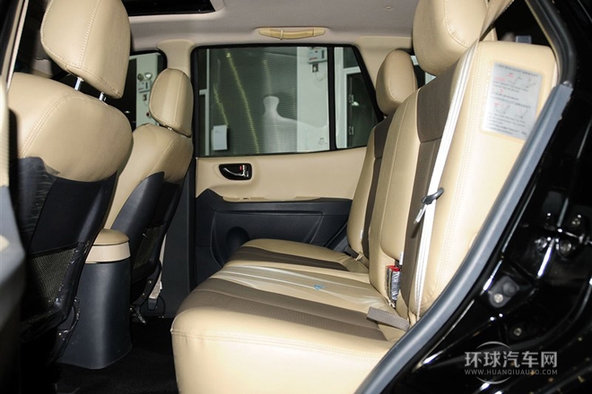 2013款 1.8T 自動兩驅天窗版