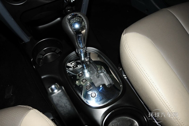 2013款 1.8T 自動兩驅(qū)天窗版