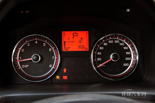 2014款 2.0L 汽油四驅自動豪華導航版