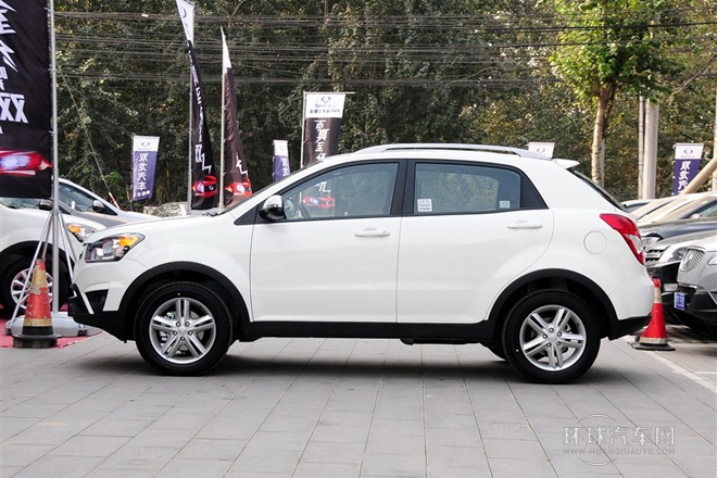 2014款 2.0L 汽油四驅(qū)自動豪華導(dǎo)航版