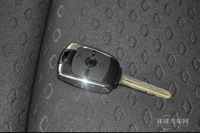 2011款 2.0T 柴油兩驅(qū)手動舒適導(dǎo)航版