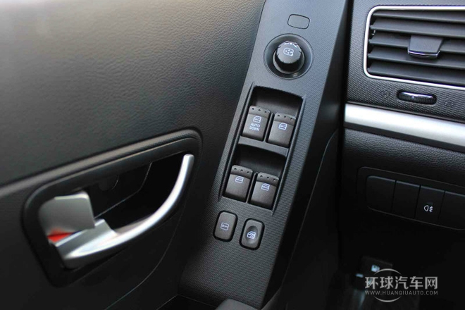 2011款 2.0T 柴油兩驅手動舒適導航版