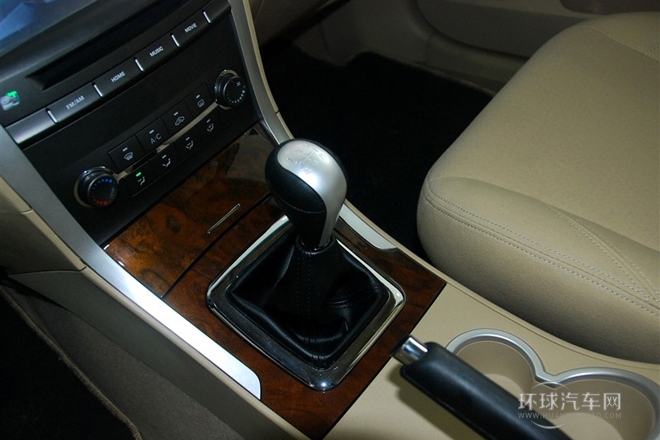 2011款 1.8T 手動舒適汽油版