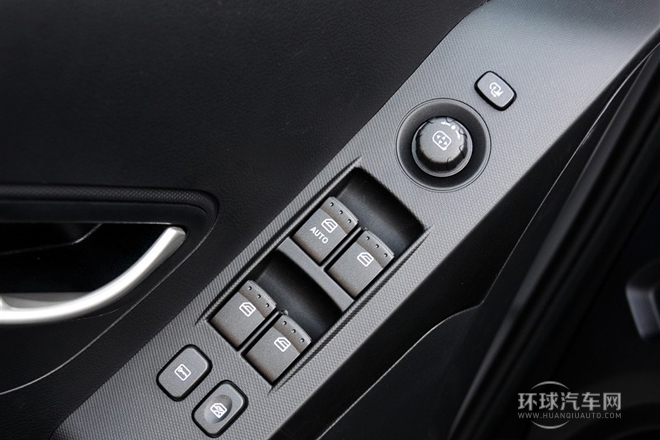 2011款 2.0T 柴油四驅(qū)自動豪華導(dǎo)航版