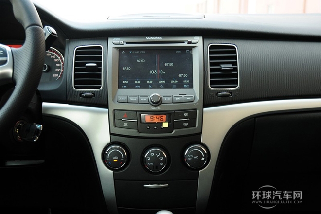 2011款 2.0T 柴油四驅自動豪華導航版