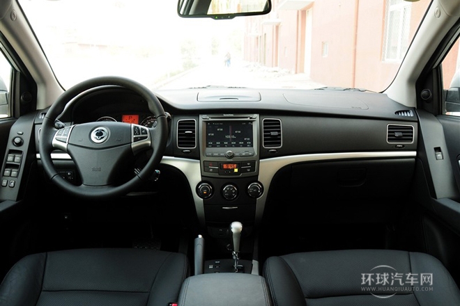 2011款 2.0T 柴油四驅自動豪華導航版