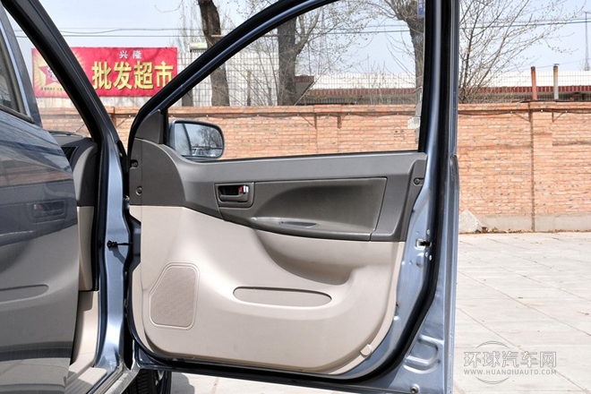 2011款 三廂 1.5L 手動標準型