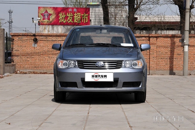 2011款 三廂 1.5L 手動標(biāo)準(zhǔn)型