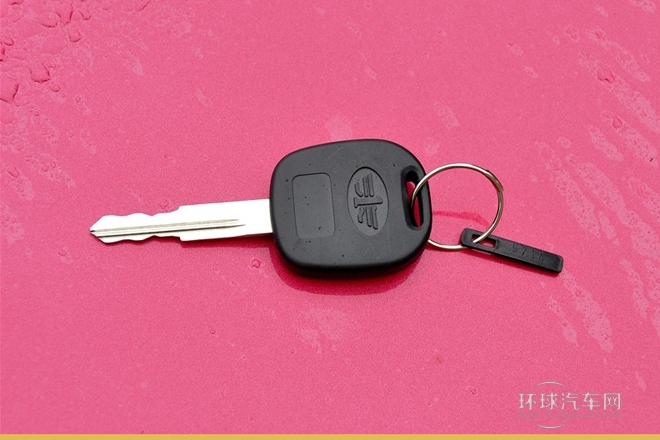 2012款 CROSS 1.3L 手動豪華型