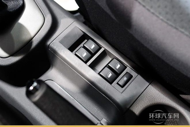 2012款 CROSS 1.3L 手動豪華型