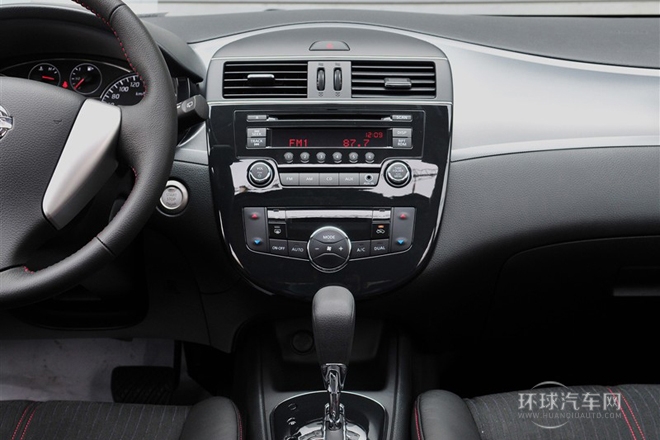 2011款 1.6T M-CVT致酷版