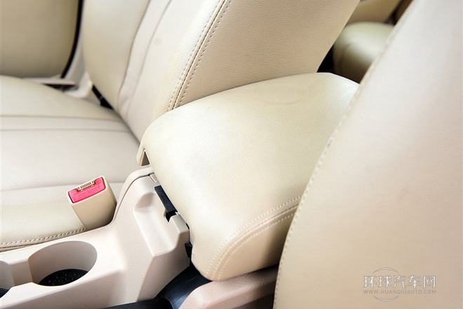 2013款 2.0L 手動(dòng)舒適型