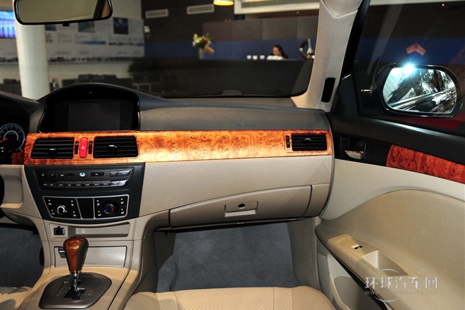 2013款 2.0L 自動舒適型