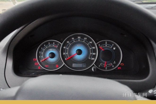 2013款 1.5L 手動(dòng)進(jìn)取型 國(guó)V