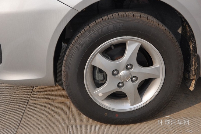 2013款 1.5L 手動標(biāo)準(zhǔn)型 國V