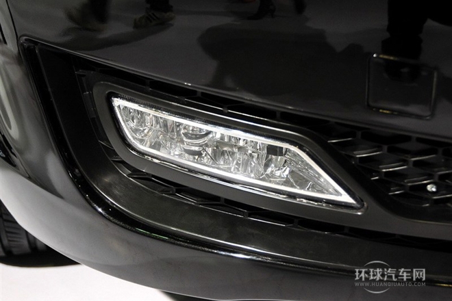 2013款 2.0L 自動尊貴型