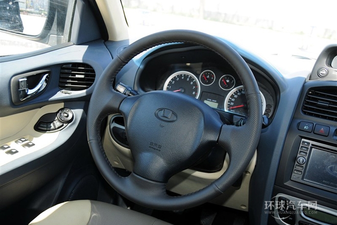 2013款 1.8T 手動(dòng)兩驅(qū)導(dǎo)航版