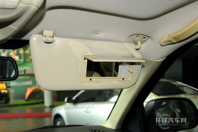 2013款 1.8T 自動兩驅天窗版