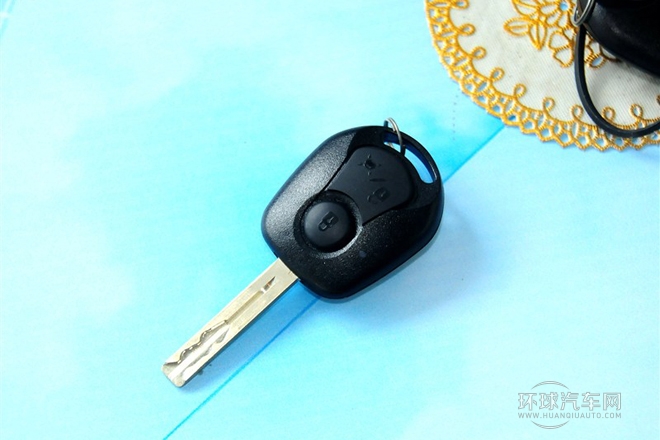 2014款 2.0T 兩驅(qū)精英導(dǎo)航版5座